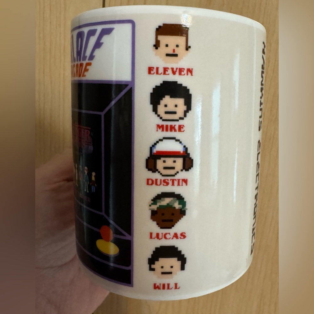 Stranger Things Cup - Picture 6 of 11